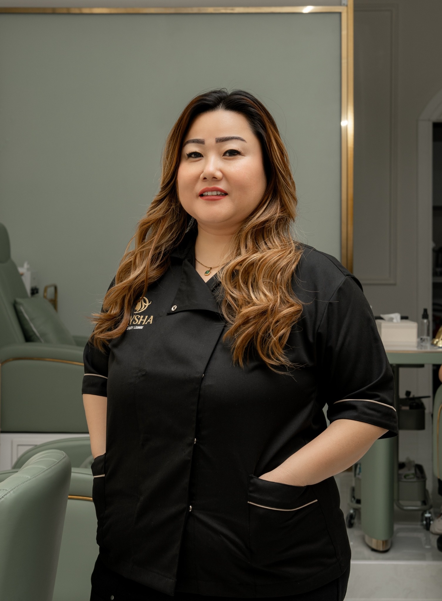 HAIR SPECIALIST